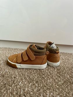 Old Navy boy shoes