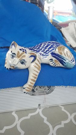 Lazy cat collectible