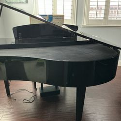 Yamaha Electronic Baby Grand Piano