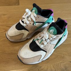 Nike Air Huarache - $30