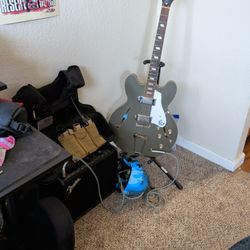Epiphone Casino Hollow Body Electric Guitar &Fender Mustang Amp 