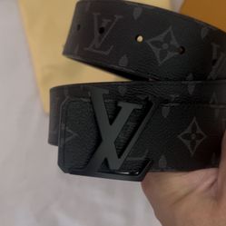 LV Initials Matte black Belt