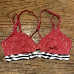 Victoria Secret VS Woman’s Pink Lace Bra Size L In Great Condition 