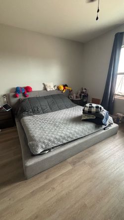 Soft bed frame (king)