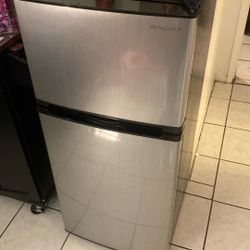 Insignia Mini Fridge 