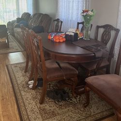Extendable dining table with 6 chairs