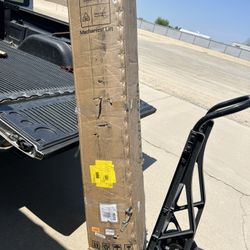 Brand New. 10” Queen Size Mattress. Hybrid MemoryFoam/innerspring Combination 