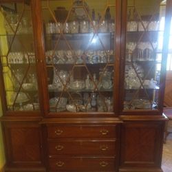 Arnold Palmer Hutch