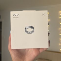 Women’s Oura Ring  4 - Size 9