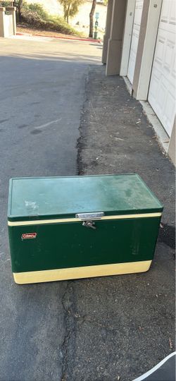 VTG Coleman Steel Belted Cooler Green 70s Metal Camping Ice Chest USA