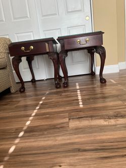 Pair of Thomasville end tables