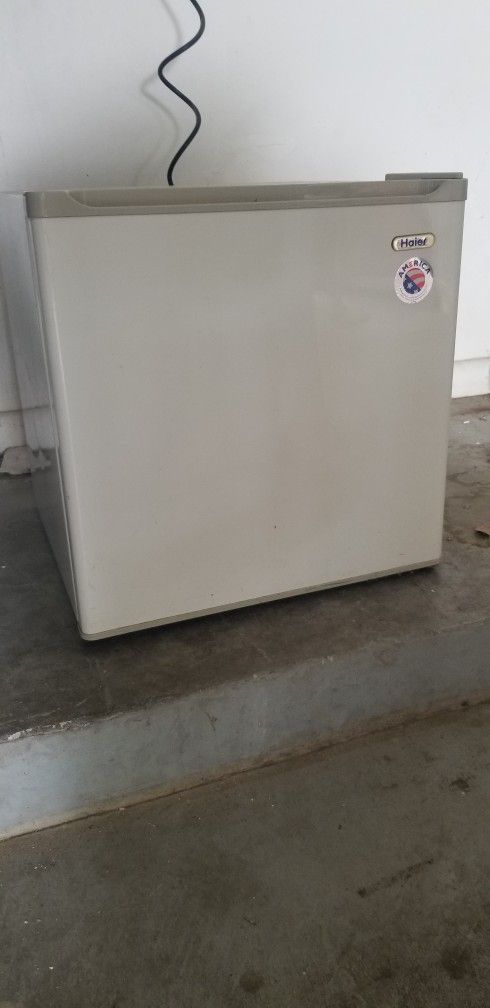 Mini Fridge/Freezer