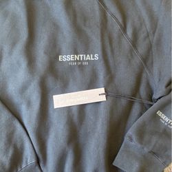 black essentials fear of god sweatshirt size MEDIUM