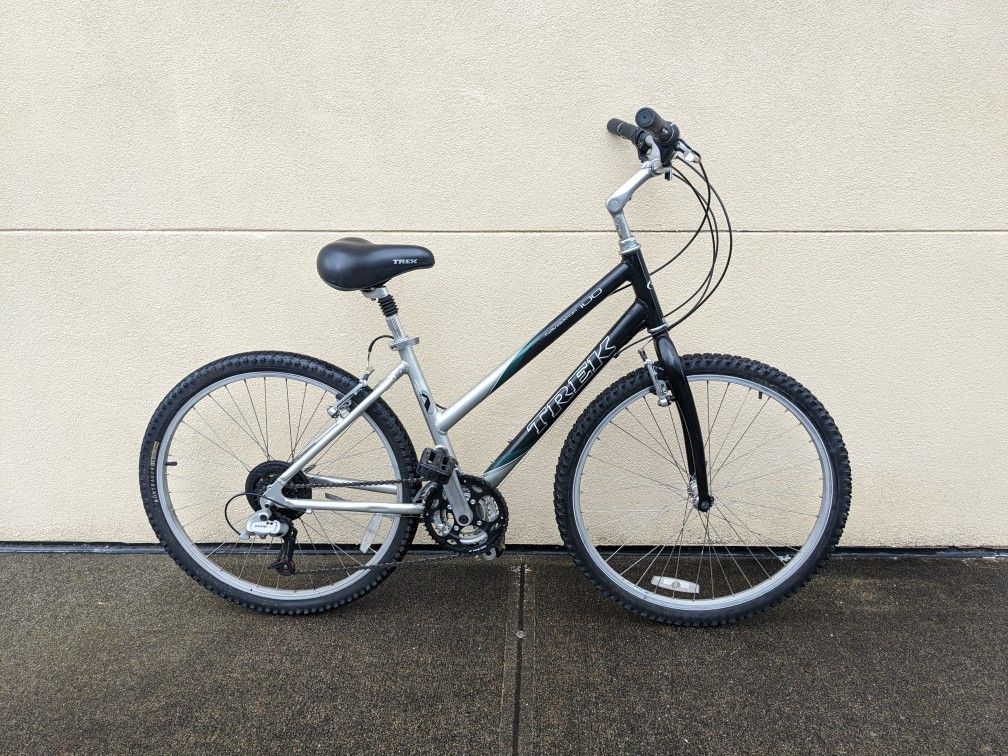 Trek Navigator 26" 21-Speed Hybrid Gravel/Mountain / Road Bike + Seat Suspension + Gel Comfort Seat + Easy Twist Shift/Light Low 17" Frame (MSRP $420)