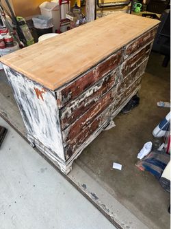 8 Drawer Dresser (Real Wood) (Free)