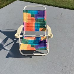 BEACH 🏝️ CHAIR FOLDS UP Like New