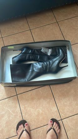 botas altas V-Storm, Black Calf en talla 8M.