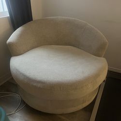 Rotating reading chair oversized