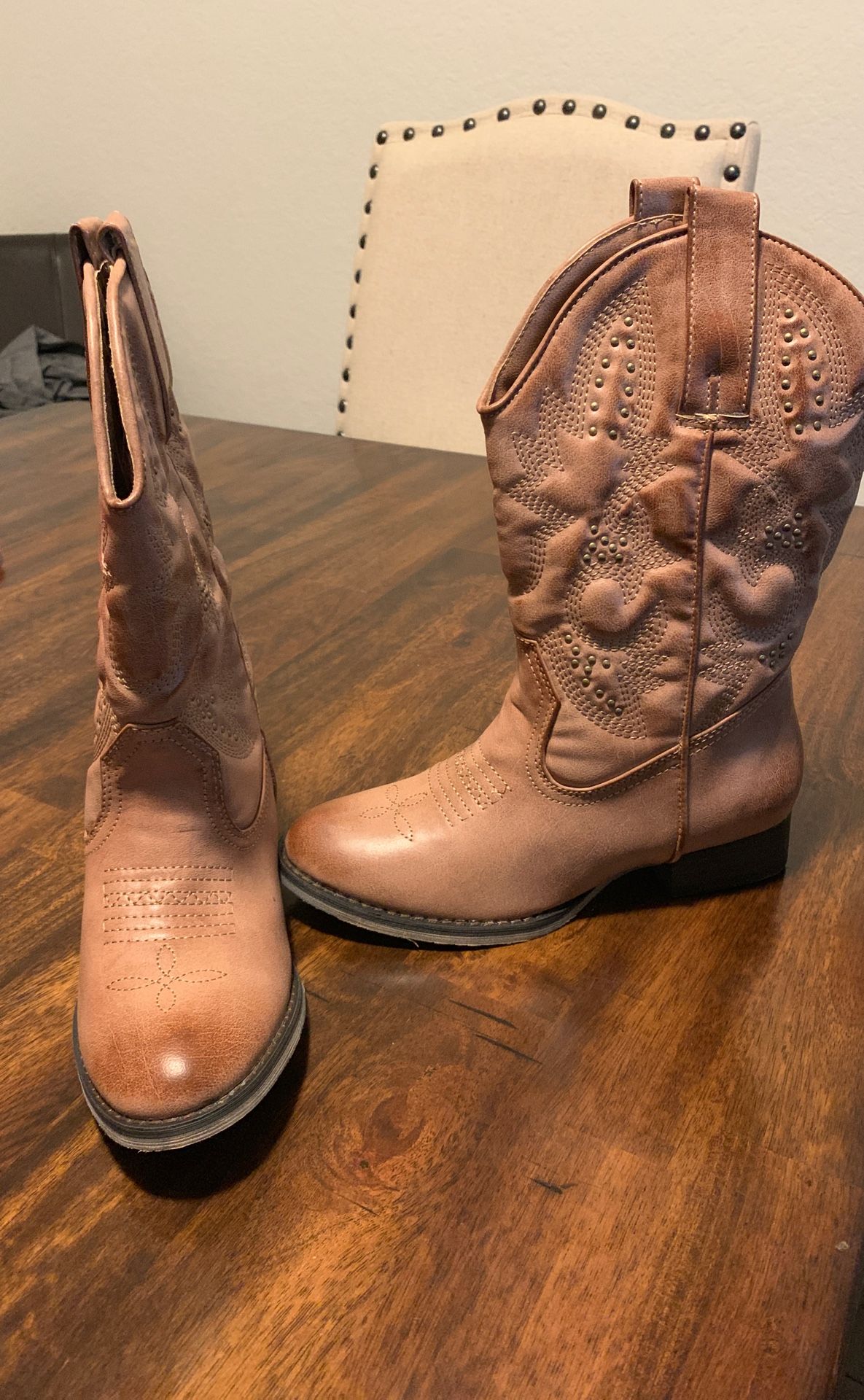 Girls cowboy boots - size 3
