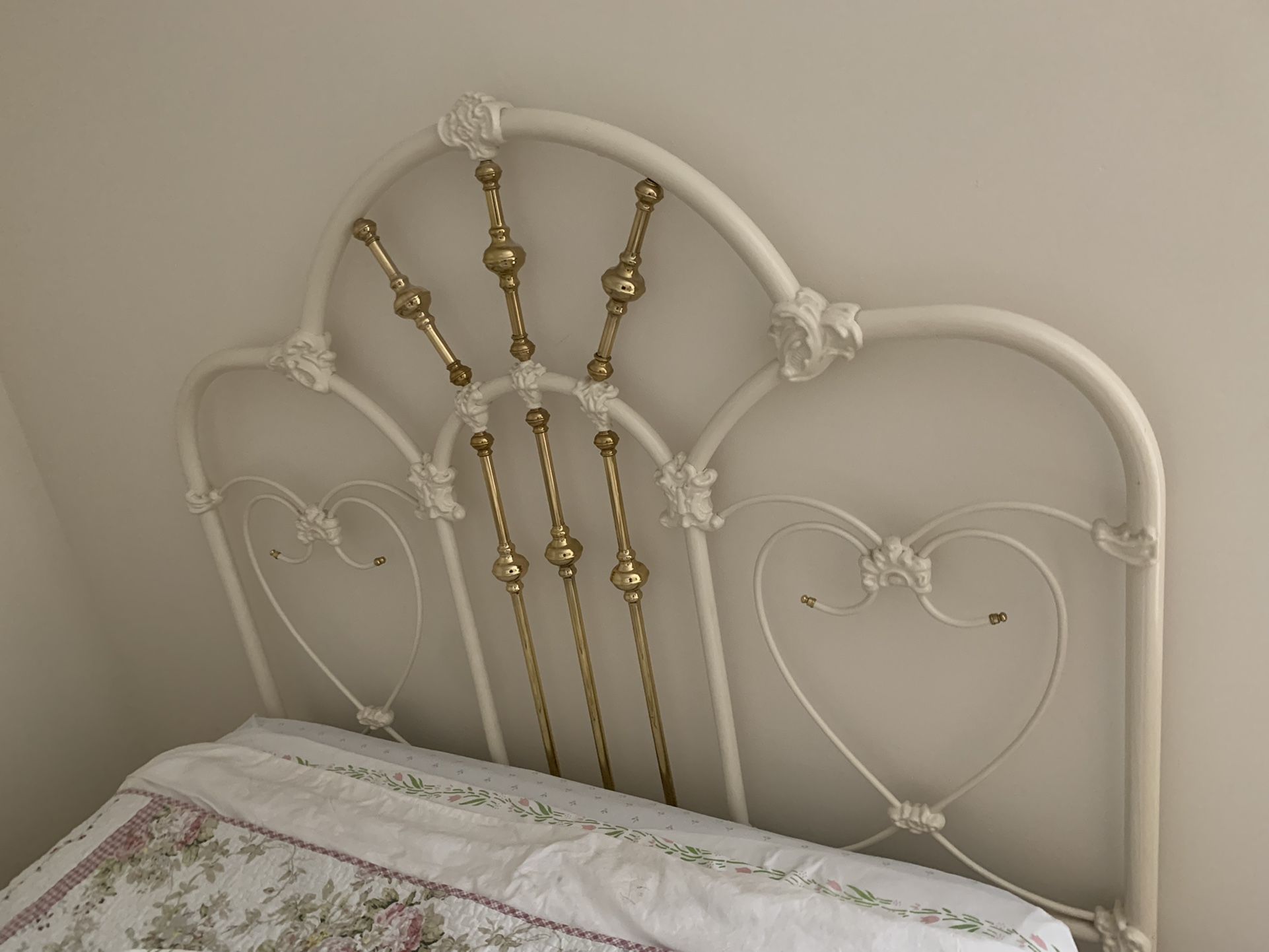 Light Wood And Iron Bedroom Set