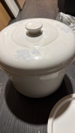 Ceramic pot