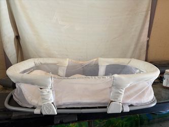 Travel bassinet