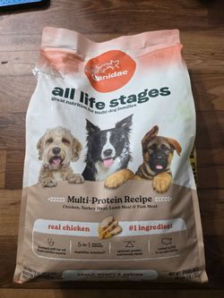 Canidae dog food 35lb bag chicken recipe Best By 2027