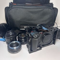Panasonic LUMIX GH5s Camera/Lens/SmallRig/Audio/Bag MINT CONDITION FULLY WORKING