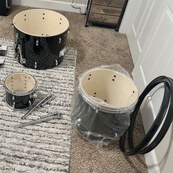 Pearl Roadshow  Shell pack only (Hardware and cymbals not included)