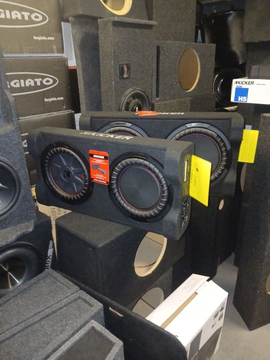 10in And 12in Kicker Shallow Down Fire Subwoofer,box, And Amp Combo
