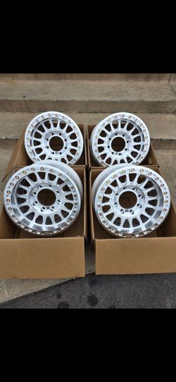 17" KM445  IMPACT forged beadlocks