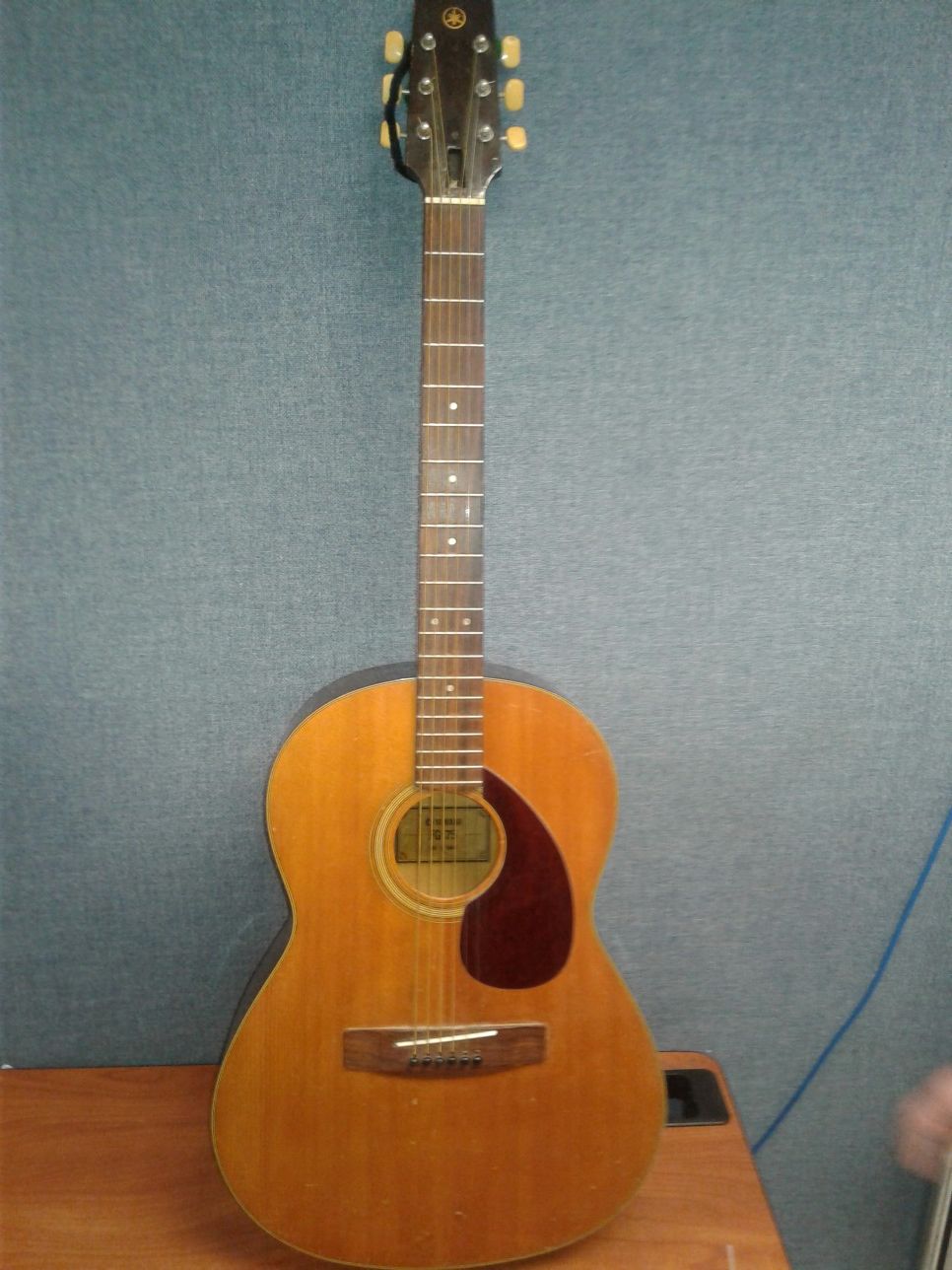 Acoustic Guitar Yamaha FG-75