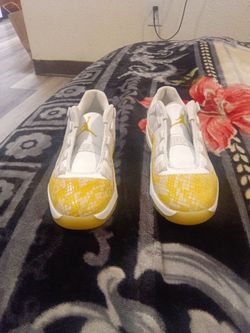 Retro low Jordan 11s "yellow snakeskins" size 12c