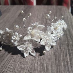 Elegant White Satin Wedding Headpiece 