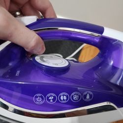 Black Decker Cordless
+
Iron with Non-Stick Sole,
Purple