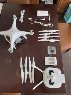 DJI Phantom 4 - 4 K Drone