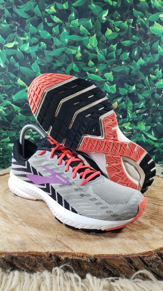 Brooks launch women's running shoes - Main Image