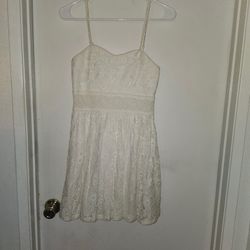 Brand New White Lace Dress. Size Medium 