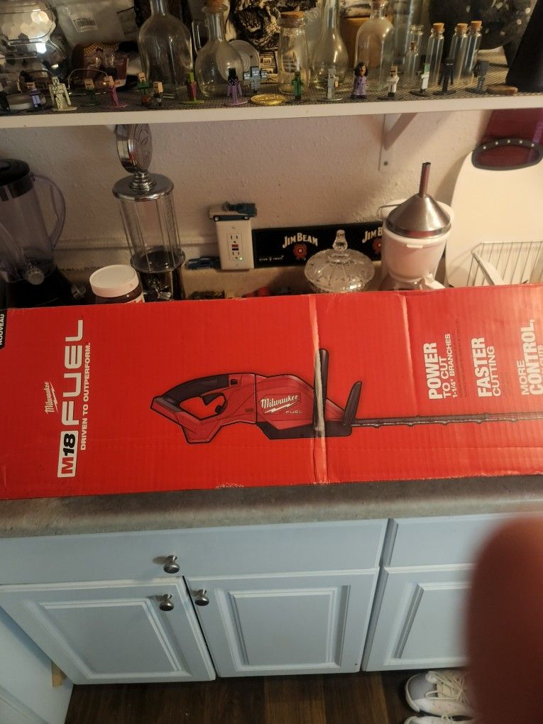 Milwakee M18 Fuel 24" Hedge Trimmers