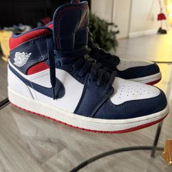 Nike Air Jordan 1 Mid – Men’s Size 9 – $50