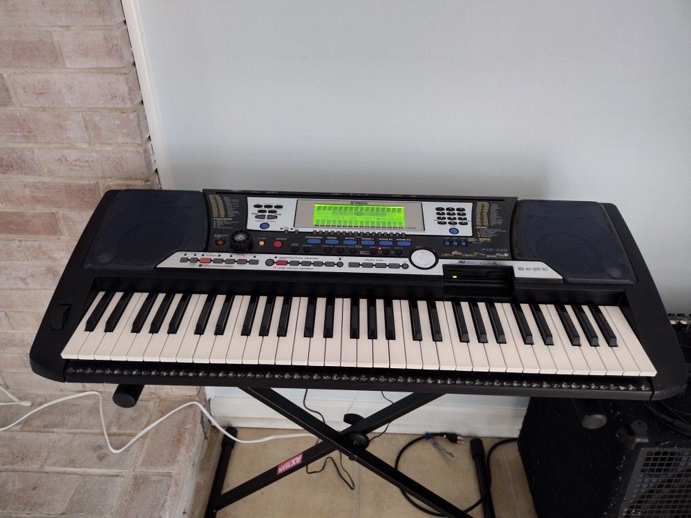 YAMAHA PSR 540