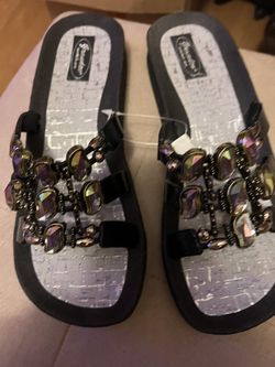 Rhinestone Sandals Size 9 brand new