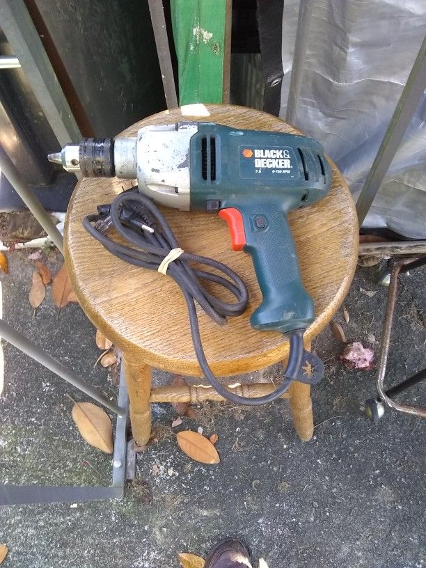 Black & Decker Large Reversible, Variable Speed, Corded Hand Drill.