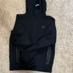 Black Nike Tech Fleece Adult Medium