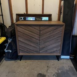 Sideboard / Cabinet 