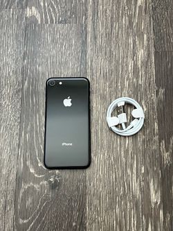 iPhone 8 UNLOCKED FOR ANY CARRIER!