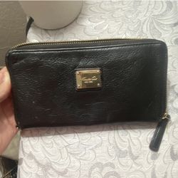 Kenneth Cole Women's Zip-Around Wallet Black Credit Card Logo Metal Accent