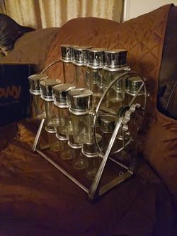 Spice Organizer, Unique Ferris Wheel Design, 20 Jar Capacity PICK UP NORTHERN & 51st AVENUE