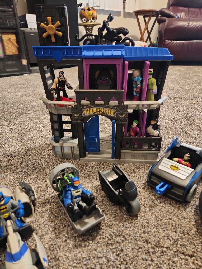 Fisher-Price Imaginext DC Super Friends Gotham City Jail and 5 vehicles and characters