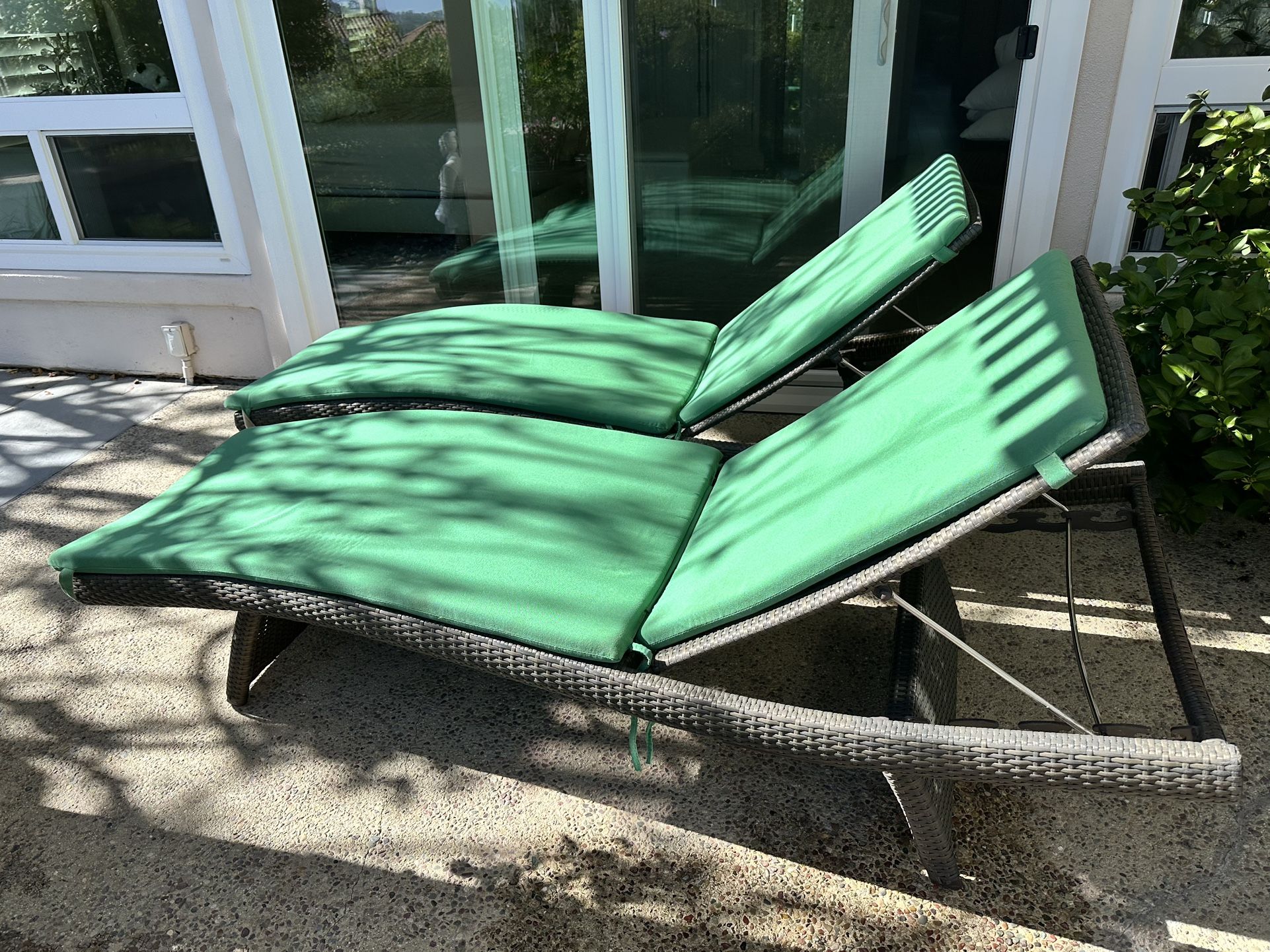 Frontgate Lounge Recliners